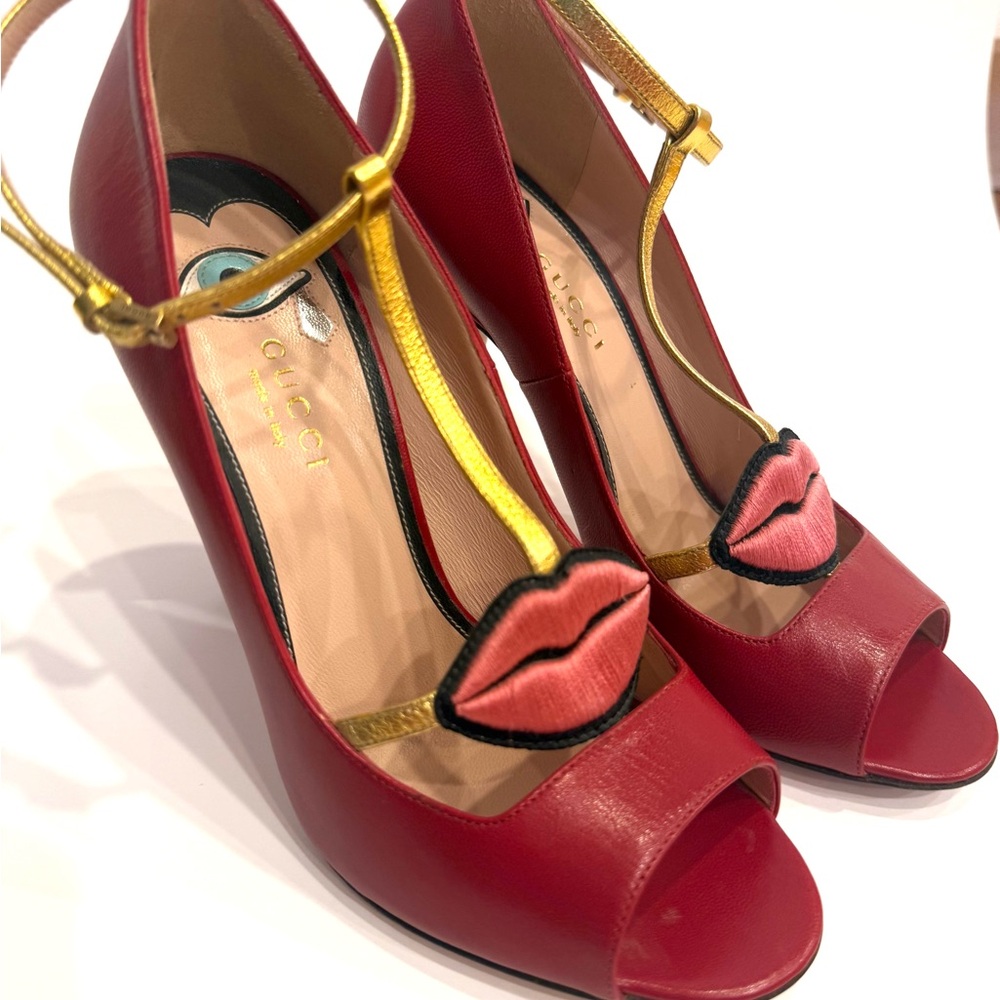 Gucci Red and Gold Lip Detail Heels size 37